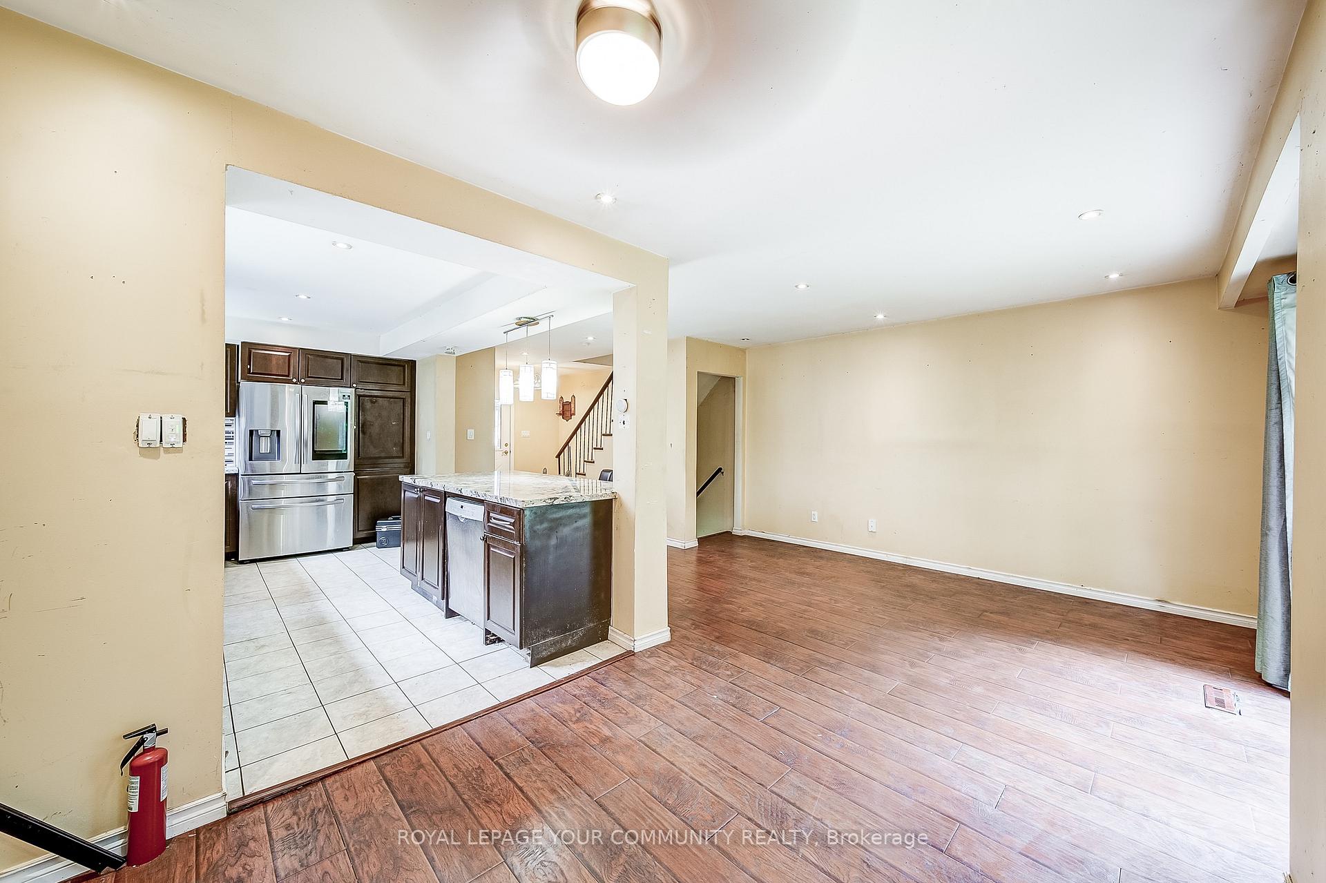 Photo 8 of 69 Daniele Avenue, New Tecumseth, Beeton — HOMEH