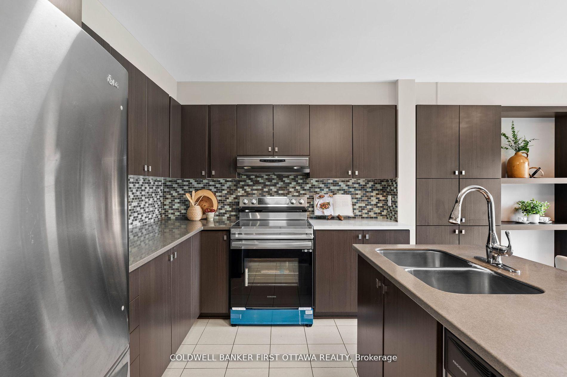 Photo 14 of 2459 Esprit Drive, Ottawa, Avalon East — HOMEH