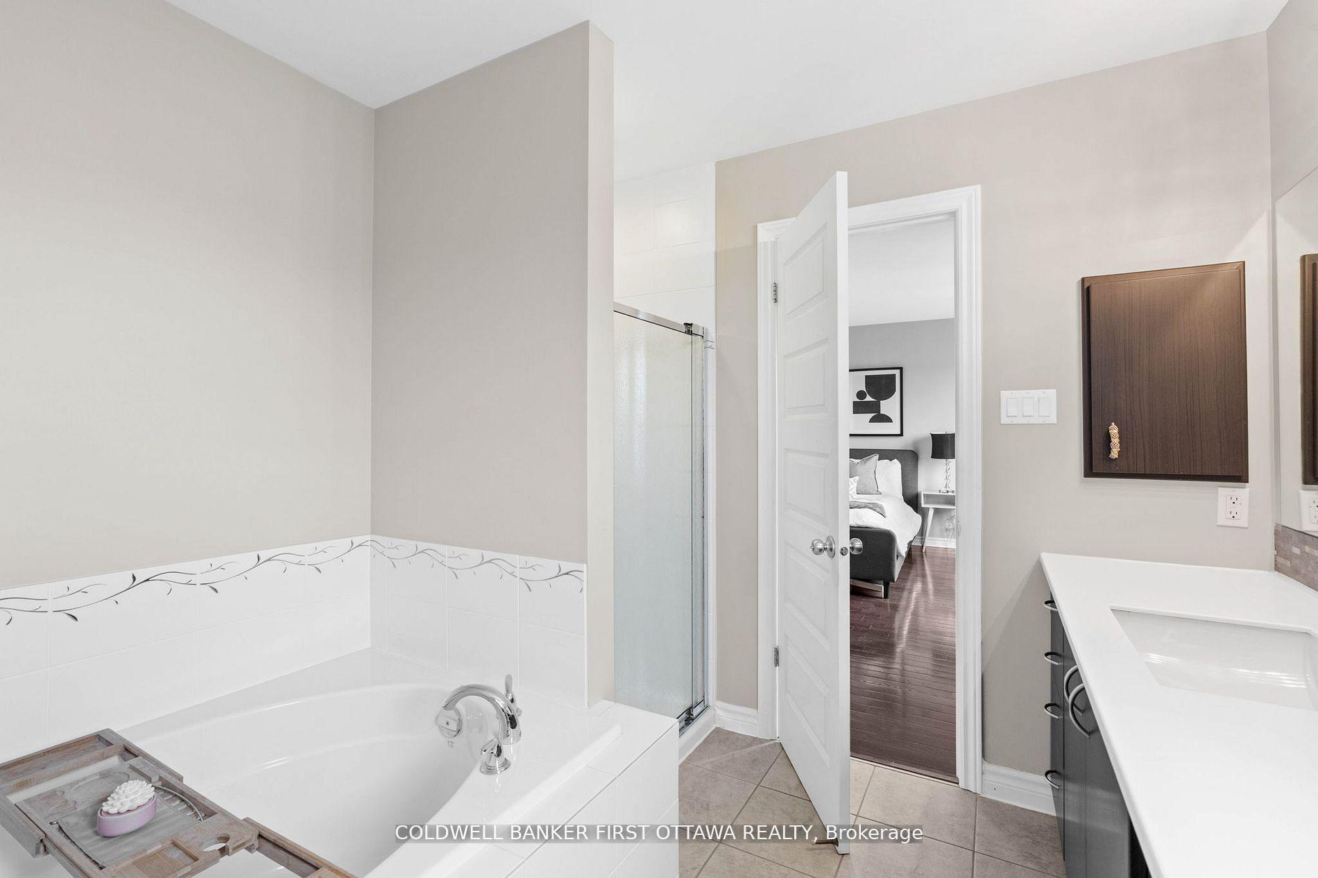 Photo 23 of 2459 Esprit Drive, Ottawa, Avalon East — HOMEH