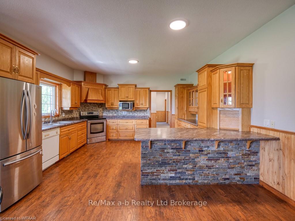 Photo 16 of 26202 Bear Creek Road, North Middlesex, Rural North Middlesex — HOMEH