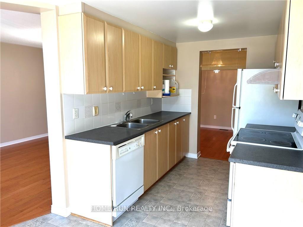 Photo 5 of 732 Crowberry Street, Ottawa, Avalon East — HOMEH