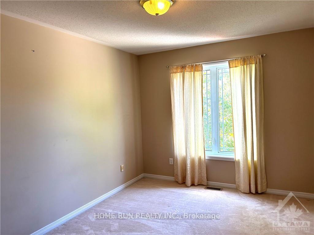 Photo 8 of 732 Crowberry Street, Ottawa, Avalon East — HOMEH