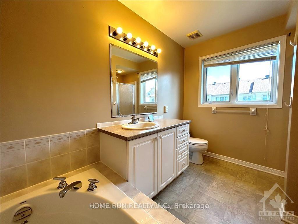 Photo 11 of 732 Crowberry Street, Ottawa, Avalon East — HOMEH