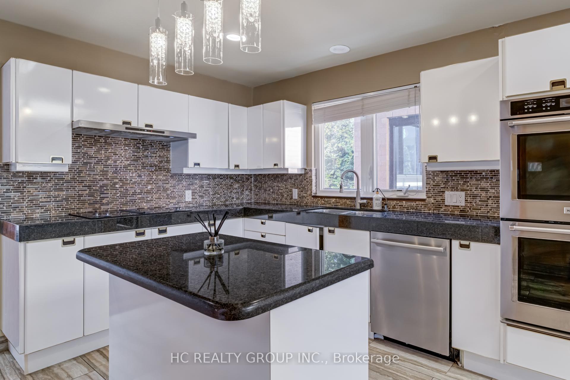 Photo 8 of 23 East Drive, Markham, Unionville — HOMEH