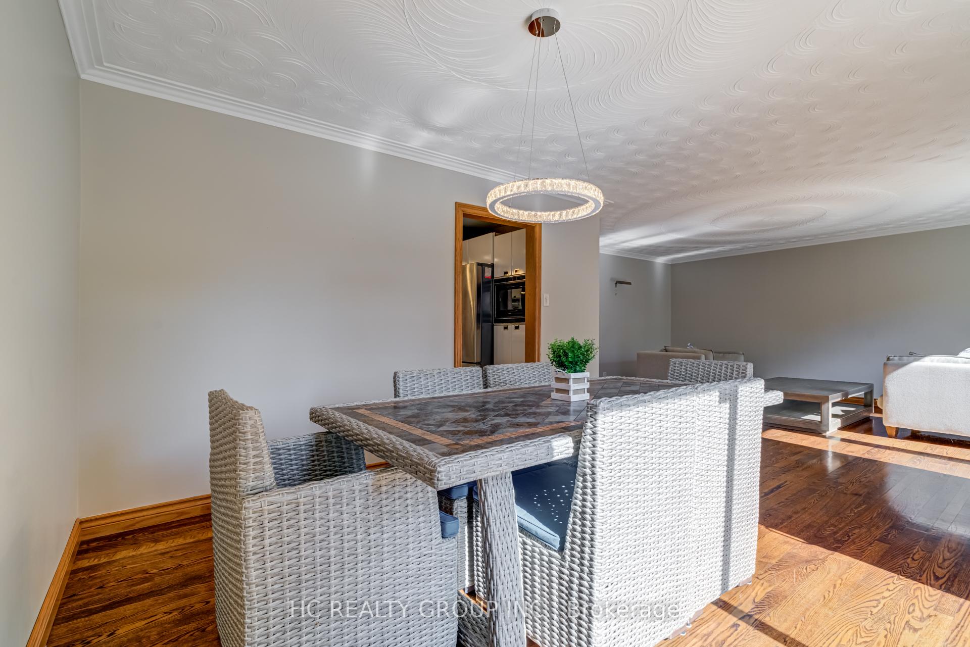 Photo 13 of 23 East Drive, Markham, Unionville — HOMEH
