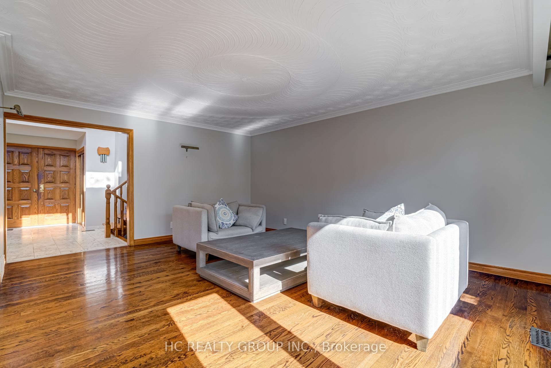 Photo 14 of 23 East Drive, Markham, Unionville — HOMEH