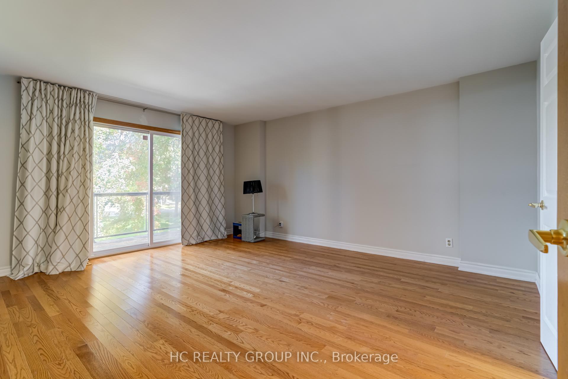 Photo 16 of 23 East Drive, Markham, Unionville — HOMEH