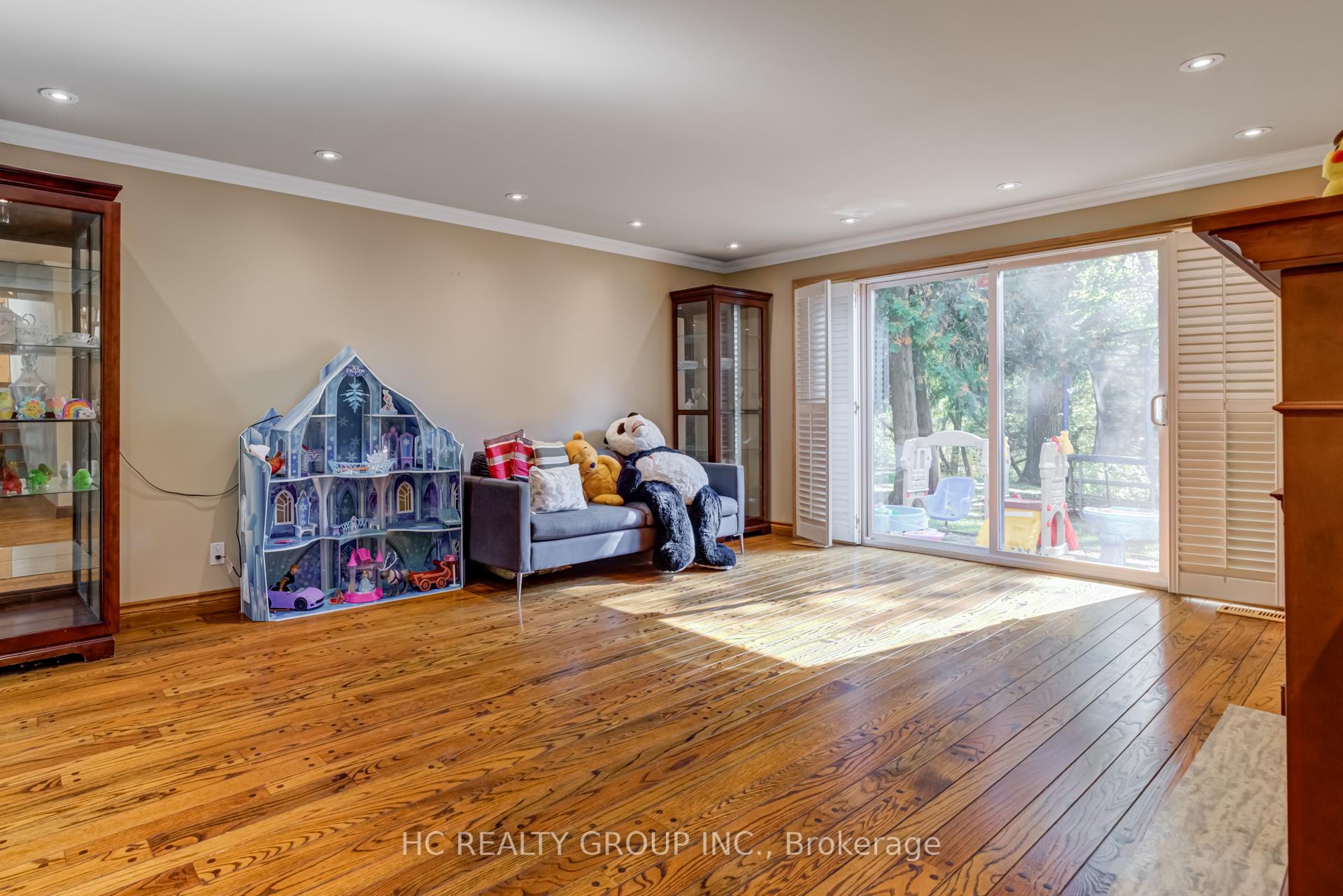 Photo 27 of 23 East Drive, Markham, Unionville — HOMEH