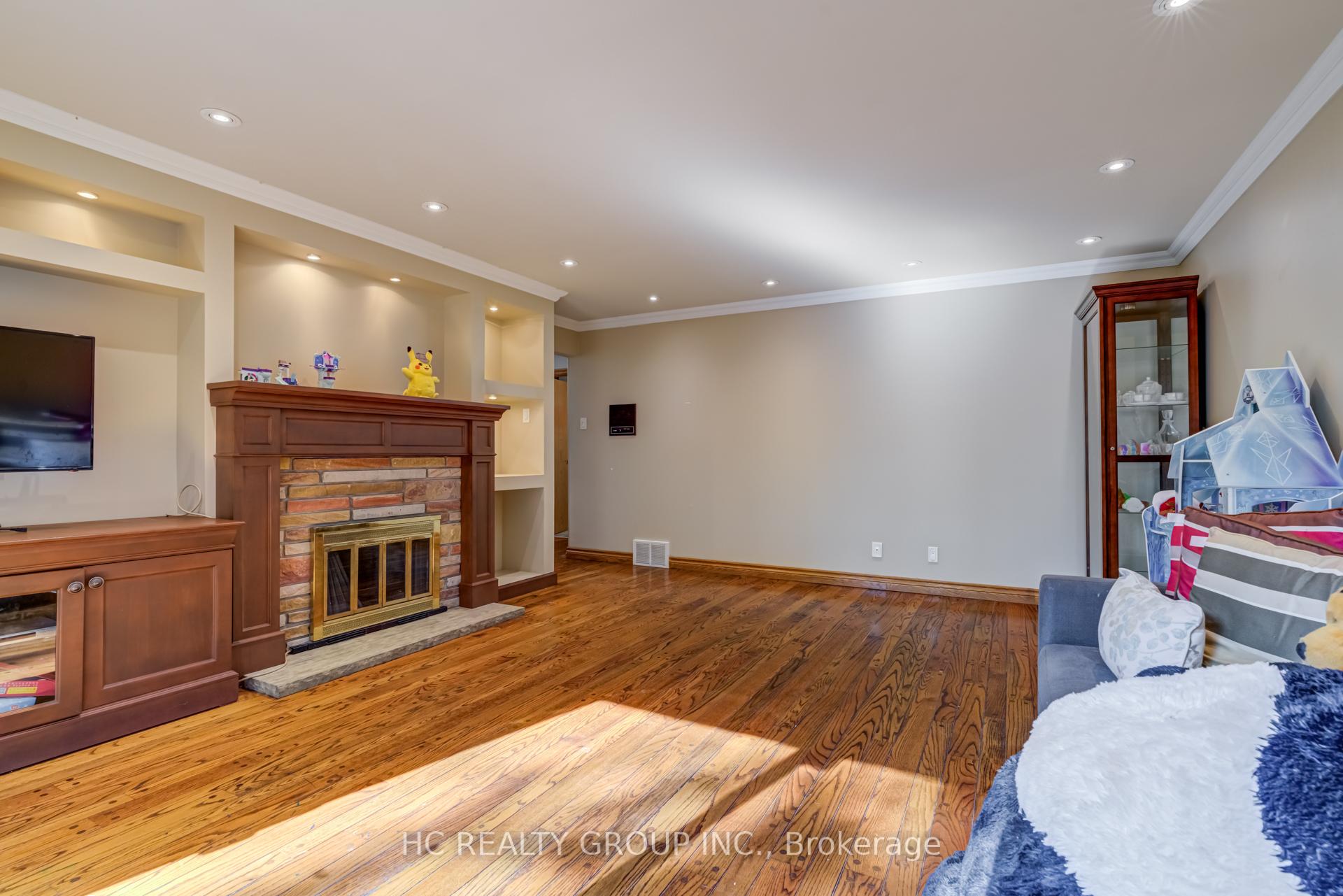 Photo 28 of 23 East Drive, Markham, Unionville — HOMEH