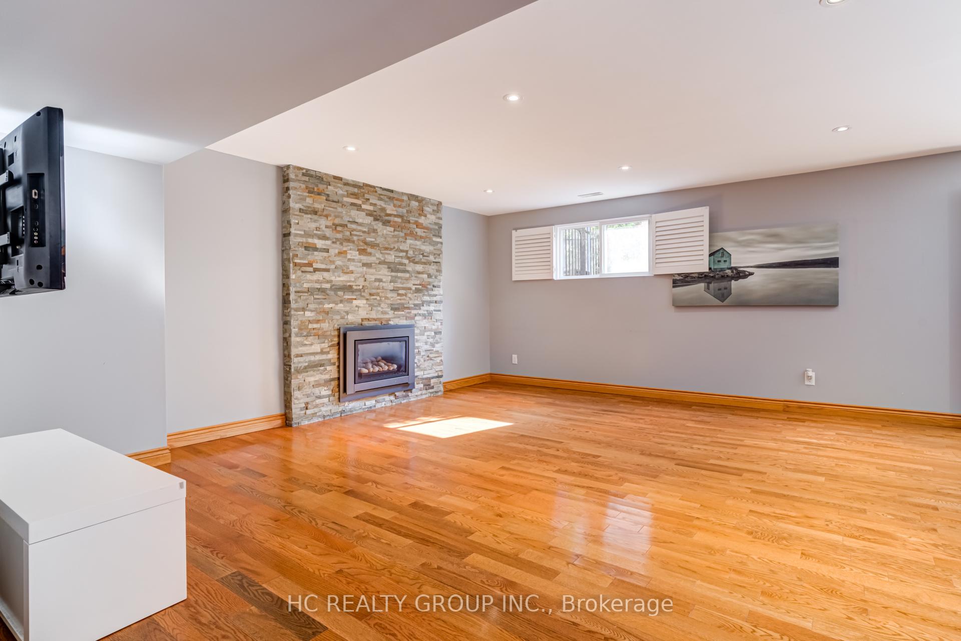 Photo 33 of 23 East Drive, Markham, Unionville — HOMEH