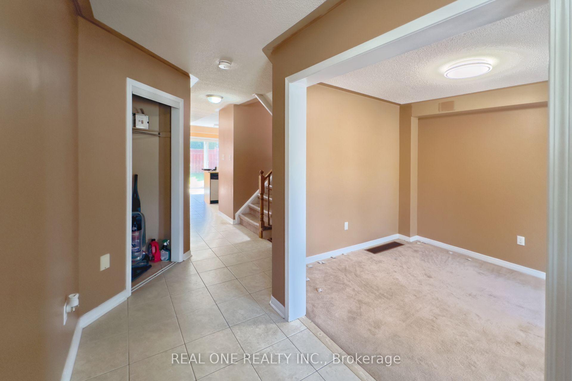 Photo 6 of 191 Flagstone Way, Newmarket, Woodland Hill — HOMEH