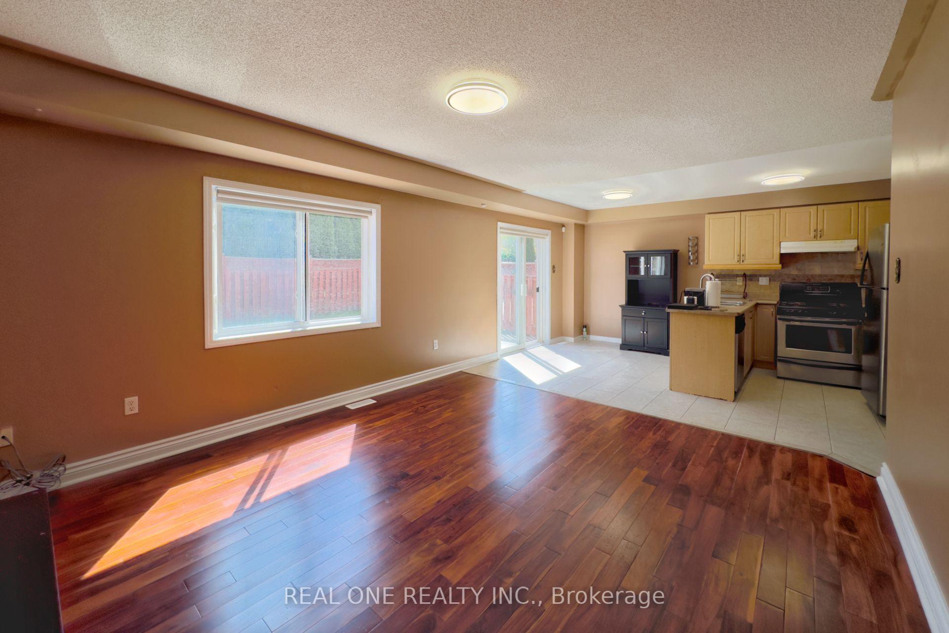 Photo 8 of 191 Flagstone Way, Newmarket, Woodland Hill — HOMEH