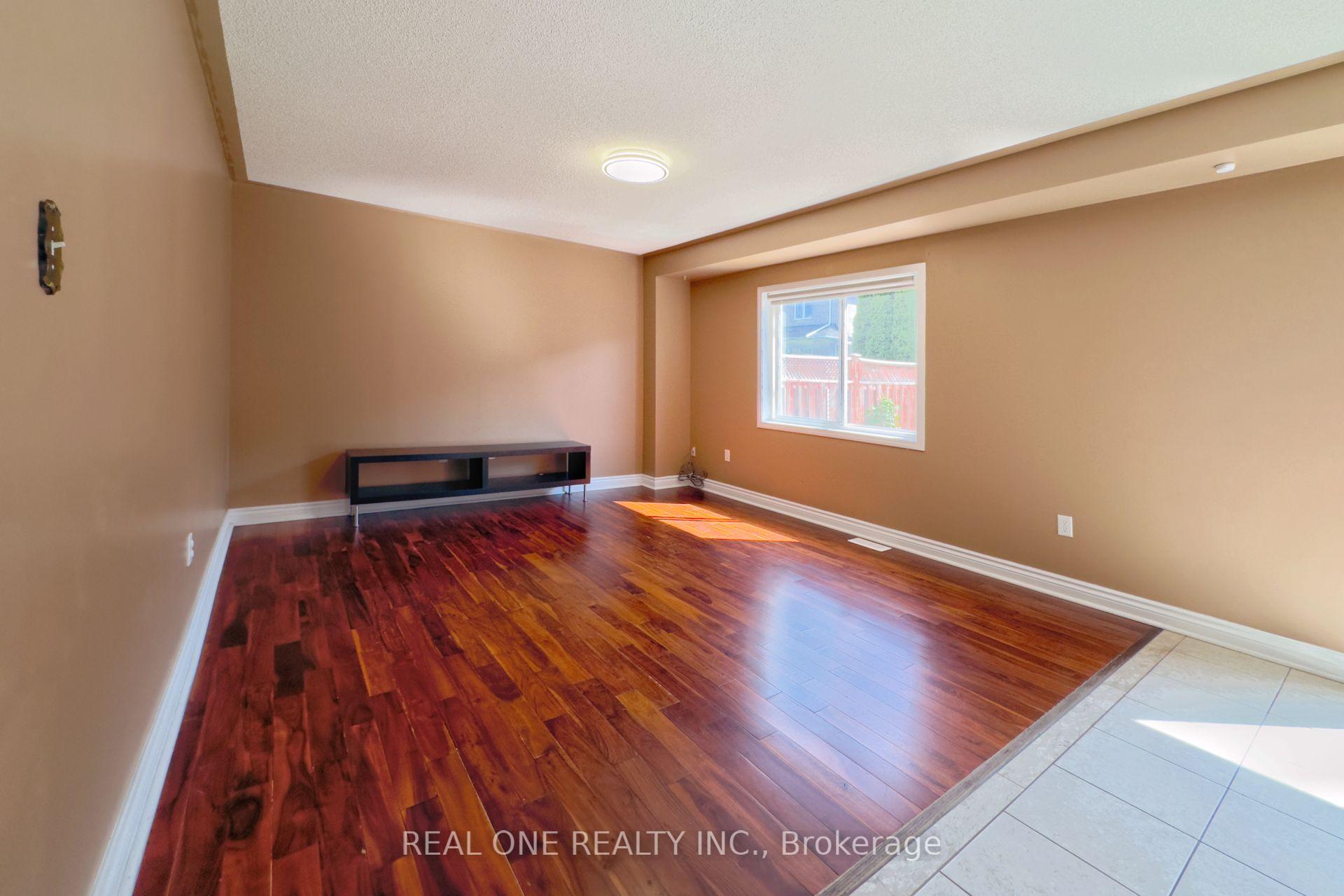 Photo 9 of 191 Flagstone Way, Newmarket, Woodland Hill — HOMEH