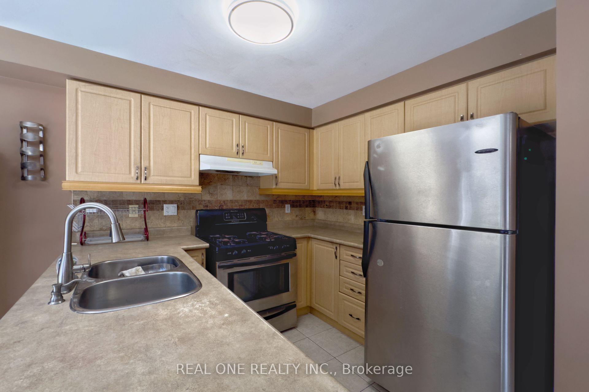 Photo 10 of 191 Flagstone Way, Newmarket, Woodland Hill — HOMEH