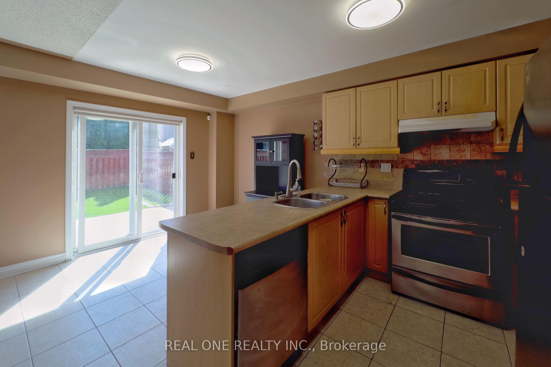 Photo 11 of 191 Flagstone Way, Newmarket, Woodland Hill — HOMEH