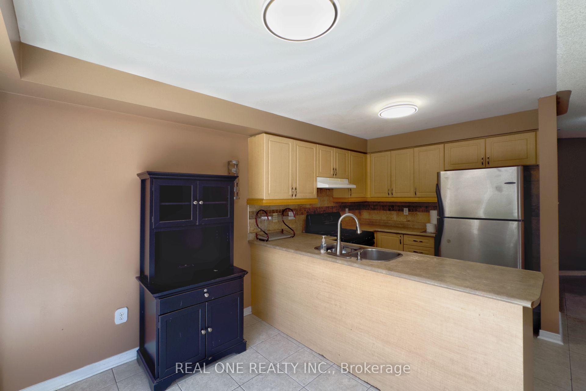 Photo 12 of 191 Flagstone Way, Newmarket, Woodland Hill — HOMEH