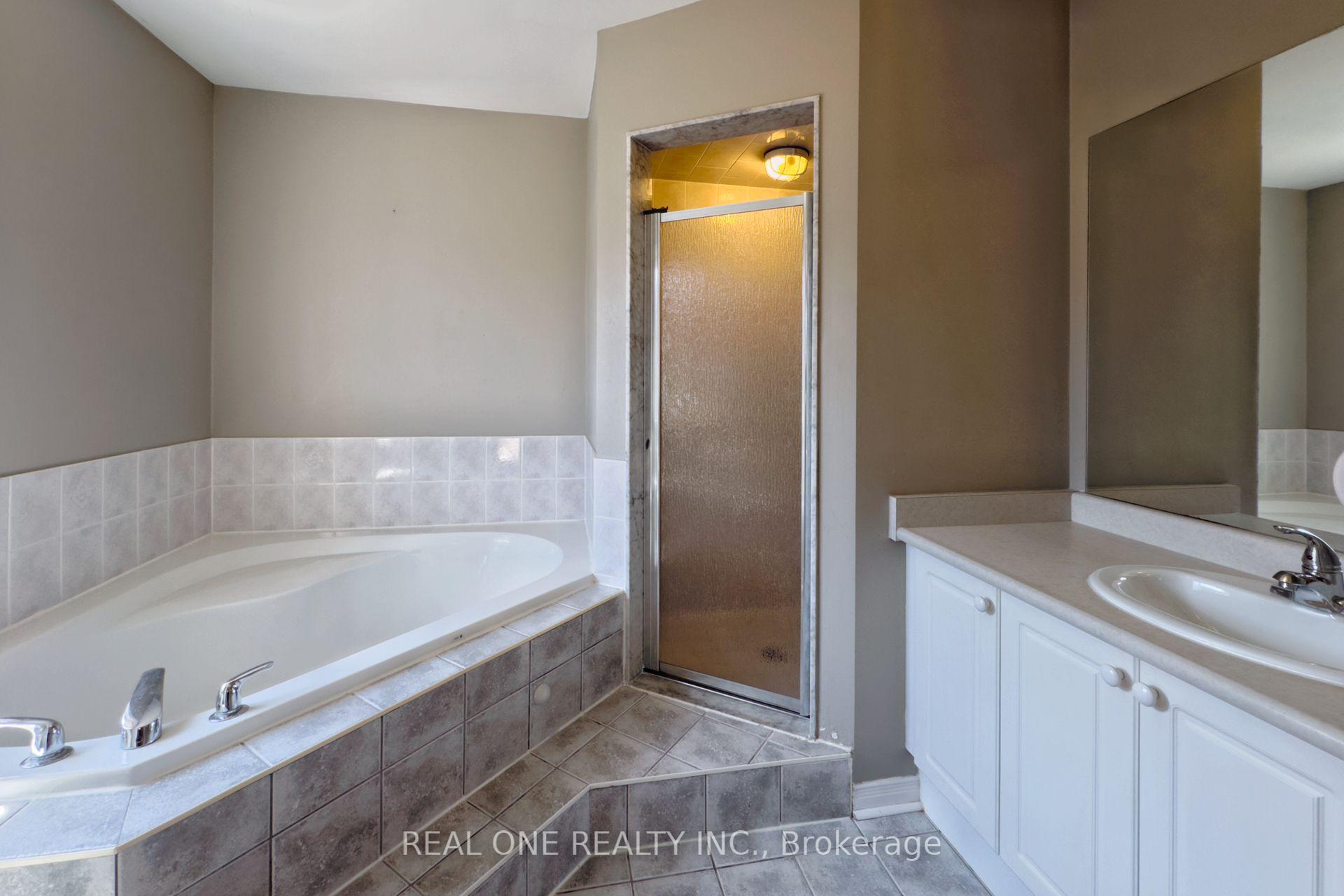 Photo 16 of 191 Flagstone Way, Newmarket, Woodland Hill — HOMEH