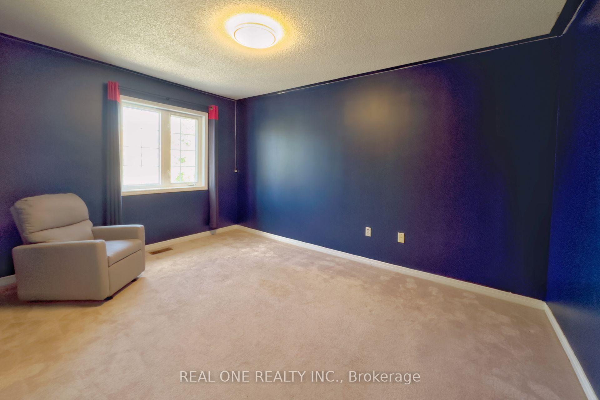 Photo 18 of 191 Flagstone Way, Newmarket, Woodland Hill — HOMEH