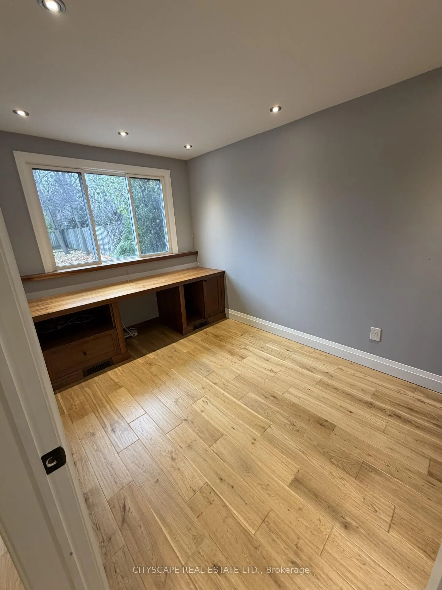 Photo 1 of 623 Trafford Crescent, Oakville, West — HOMEH