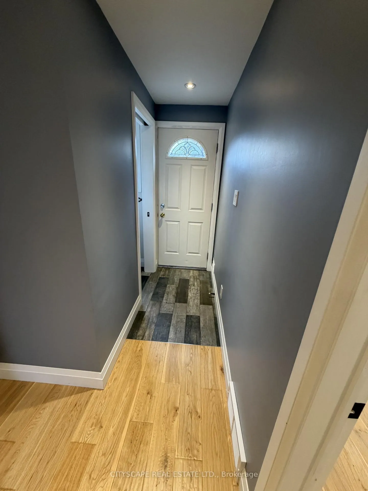 Photo 2 of 623 Trafford Crescent, Oakville, West — HOMEH
