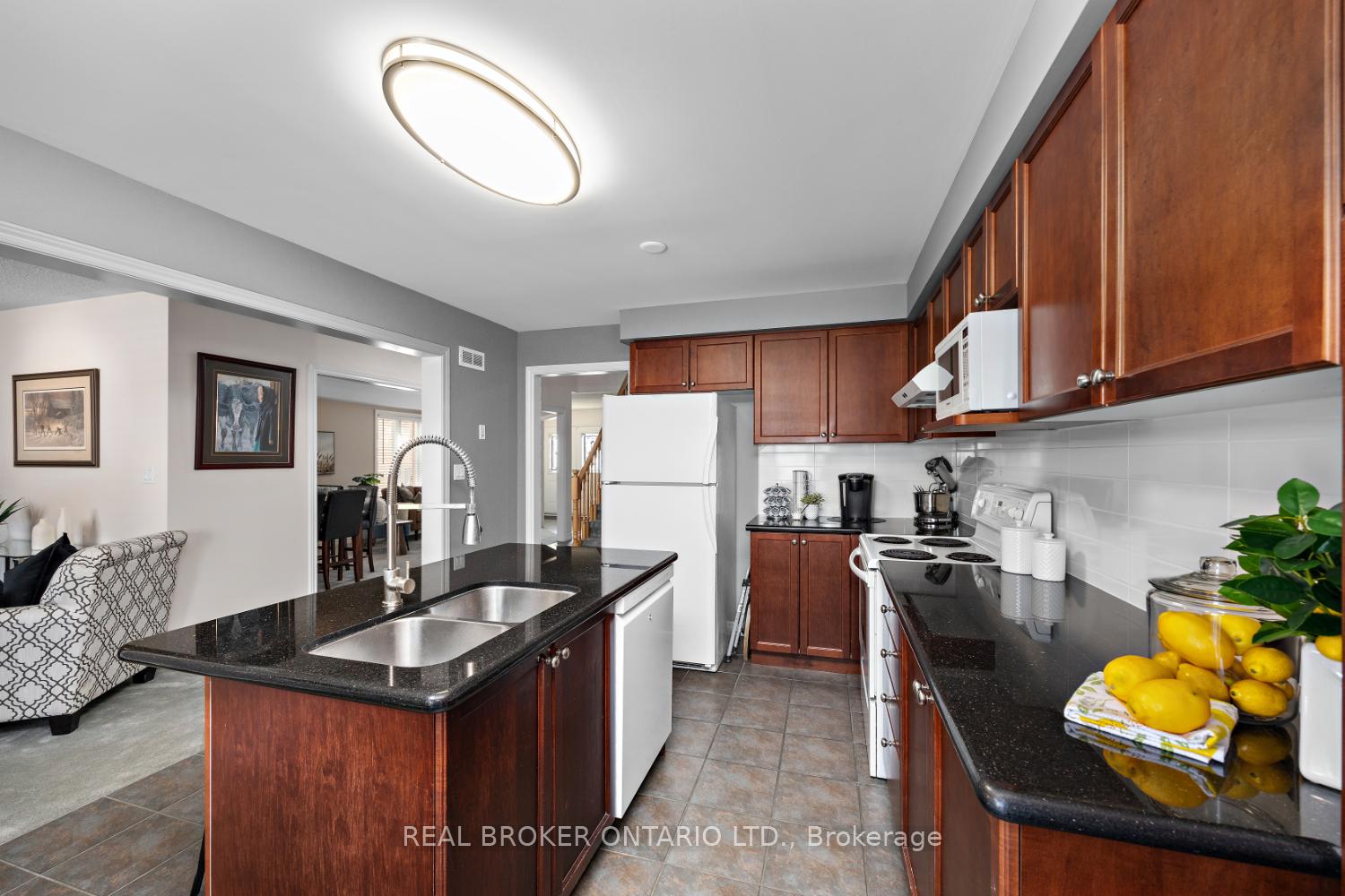 Photo 7 of 615 Oxbow Crescent, Oshawa, Eastdale — HOMEH
