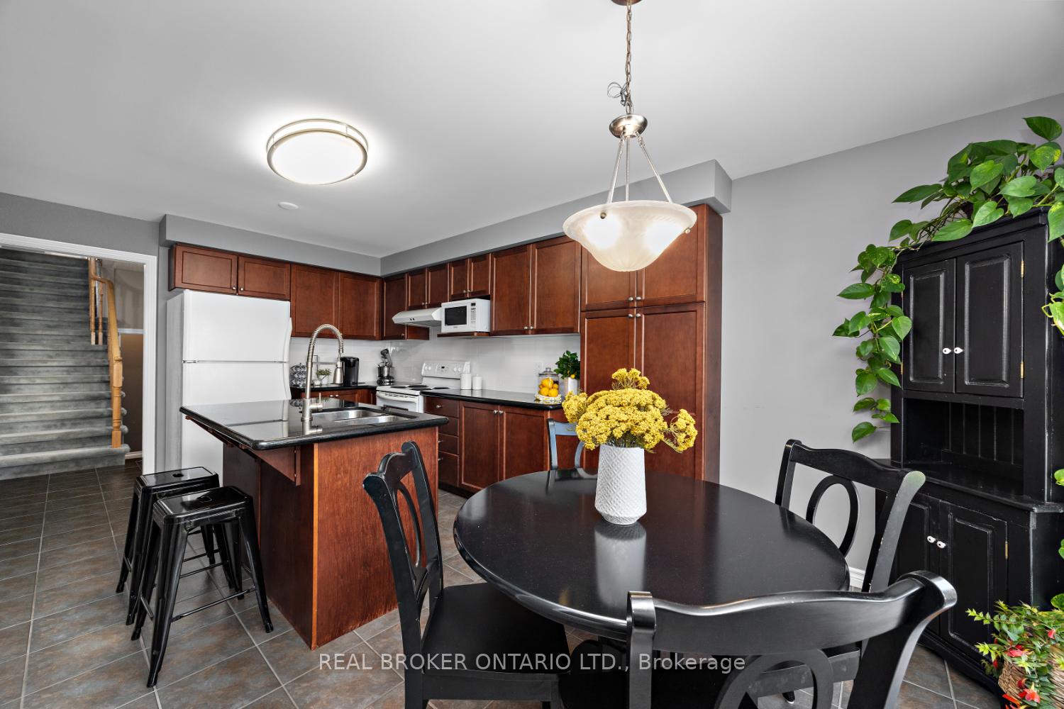 Photo 9 of 615 Oxbow Crescent, Oshawa, Eastdale — HOMEH
