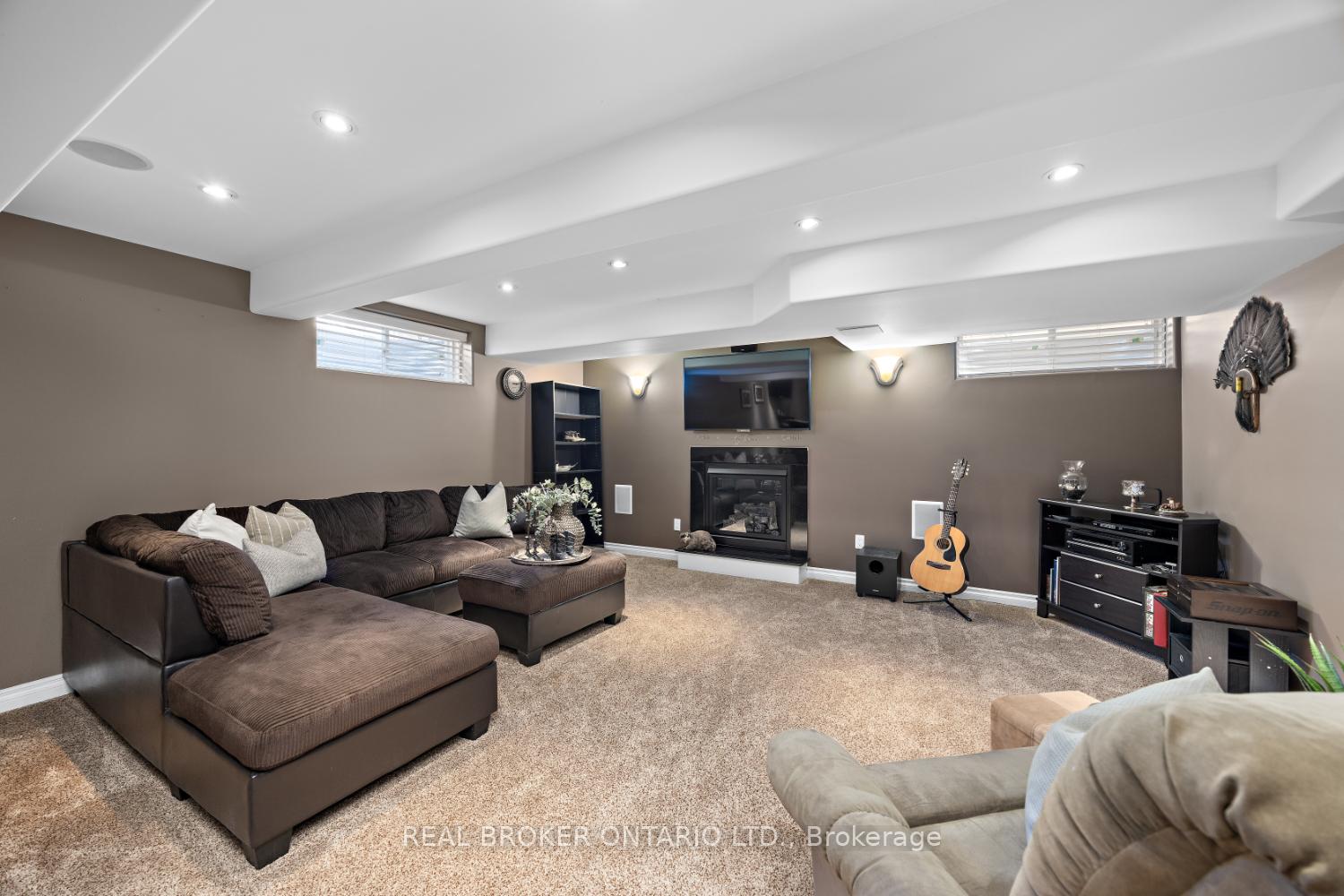 Photo 25 of 615 Oxbow Crescent, Oshawa, Eastdale — HOMEH