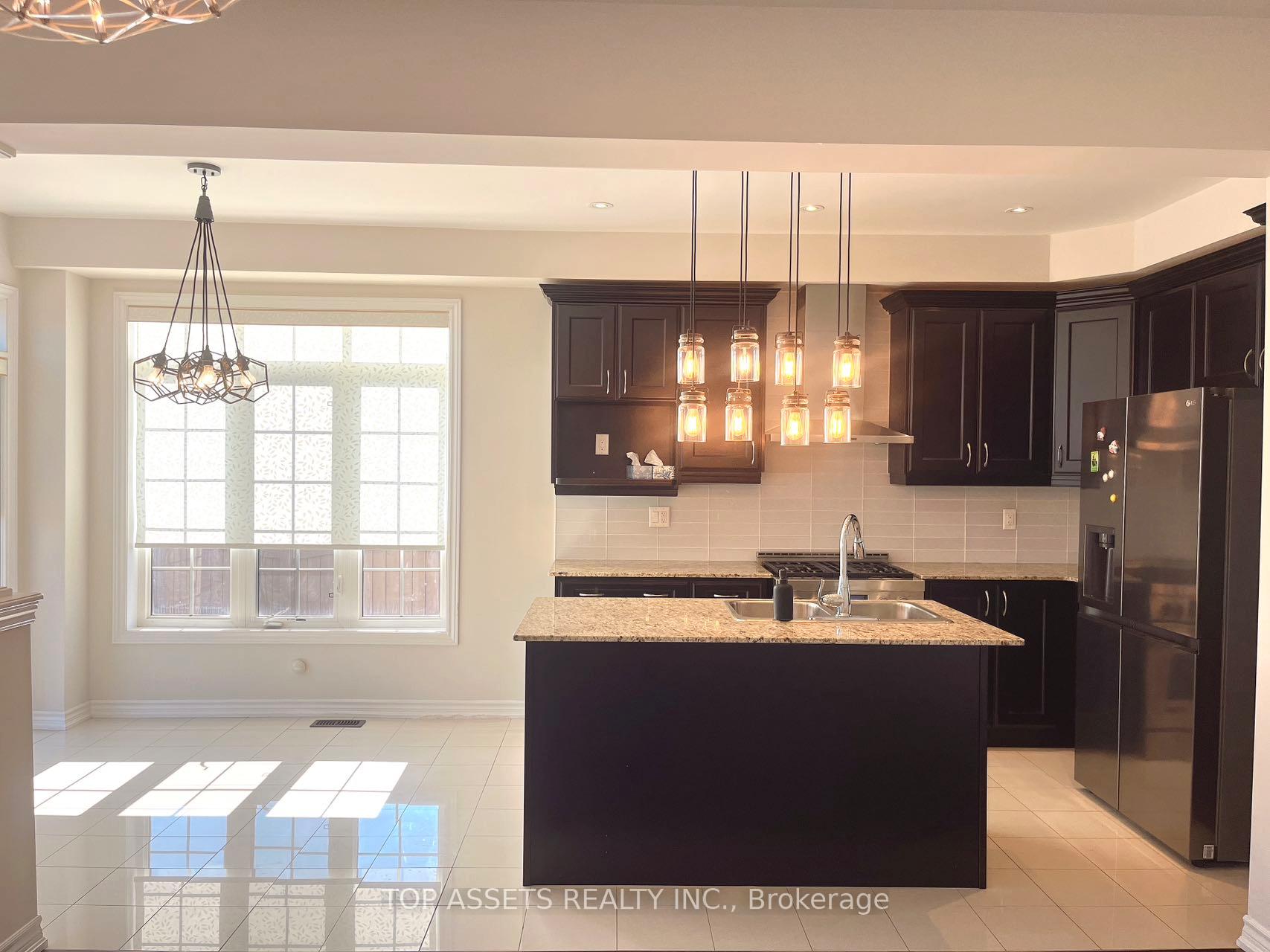 Photo 9 of 84 Living Crescent, Markham, Victoria Square — HOMEH