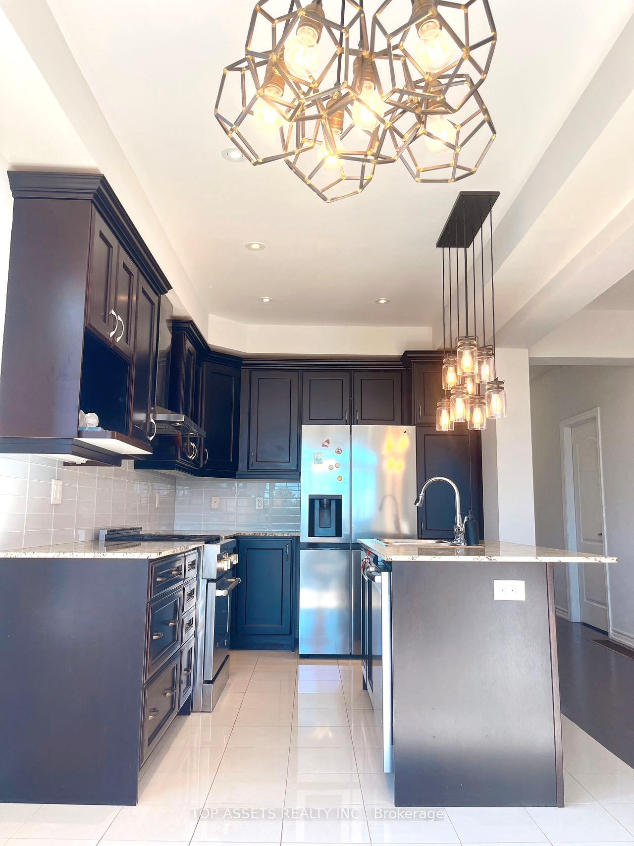 Photo 11 of 84 Living Crescent, Markham, Victoria Square — HOMEH