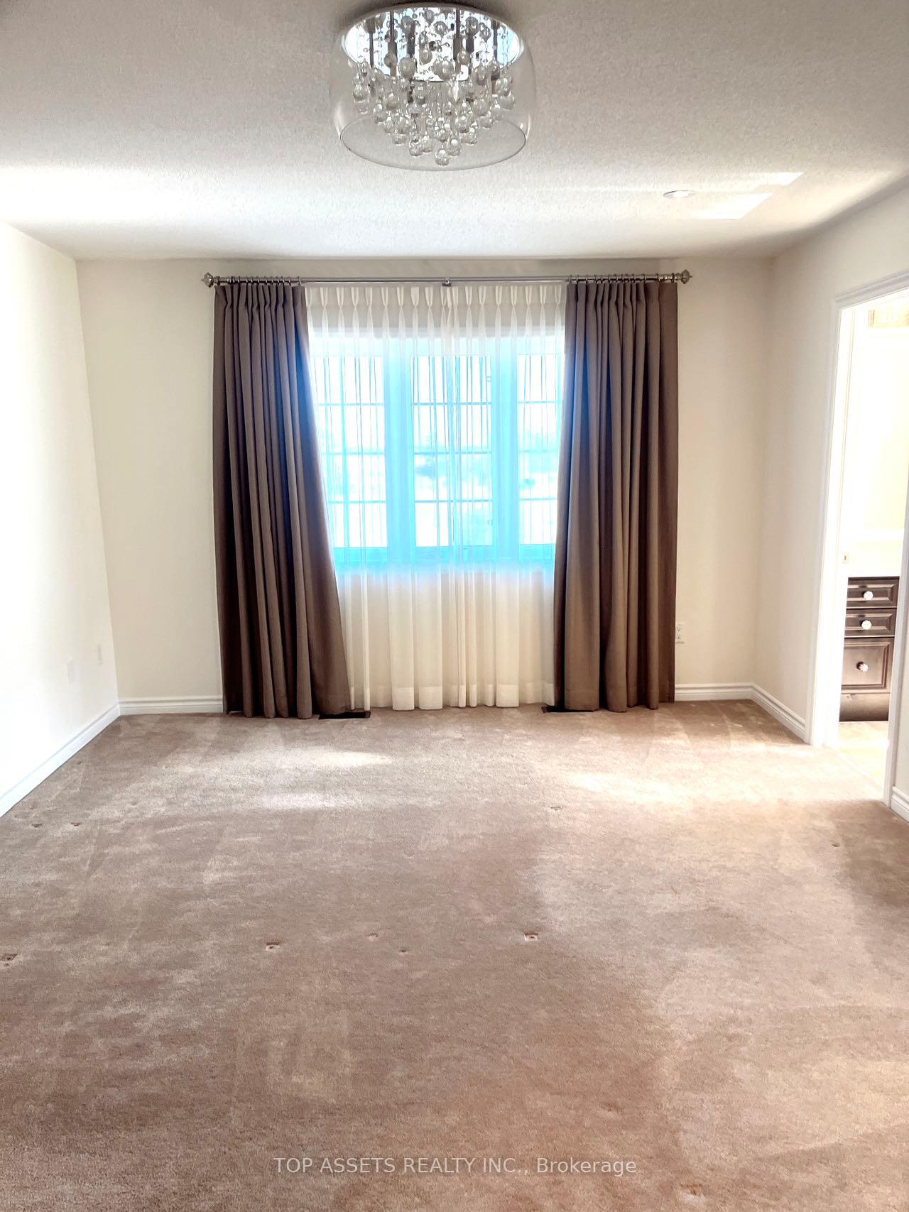 Photo 15 of 84 Living Crescent, Markham, Victoria Square — HOMEH