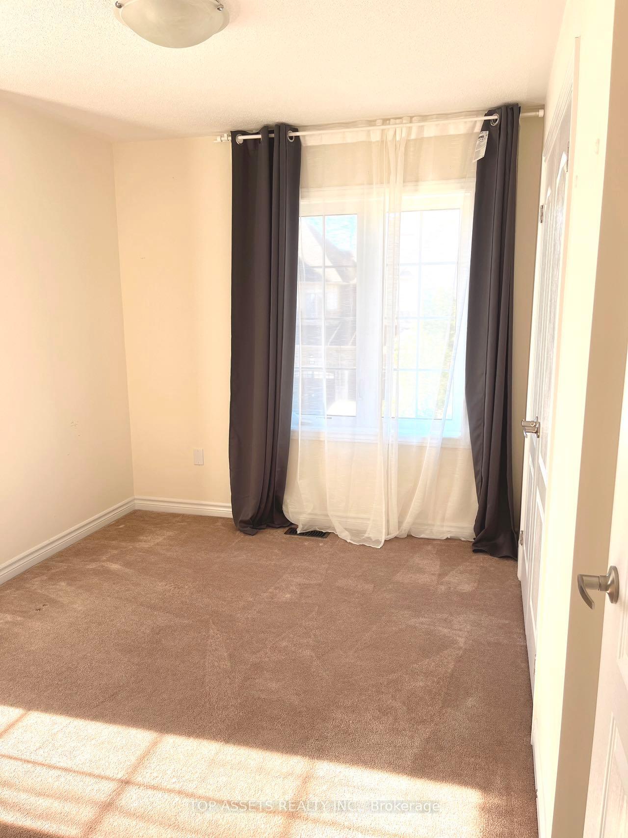 Photo 21 of 84 Living Crescent, Markham, Victoria Square — HOMEH