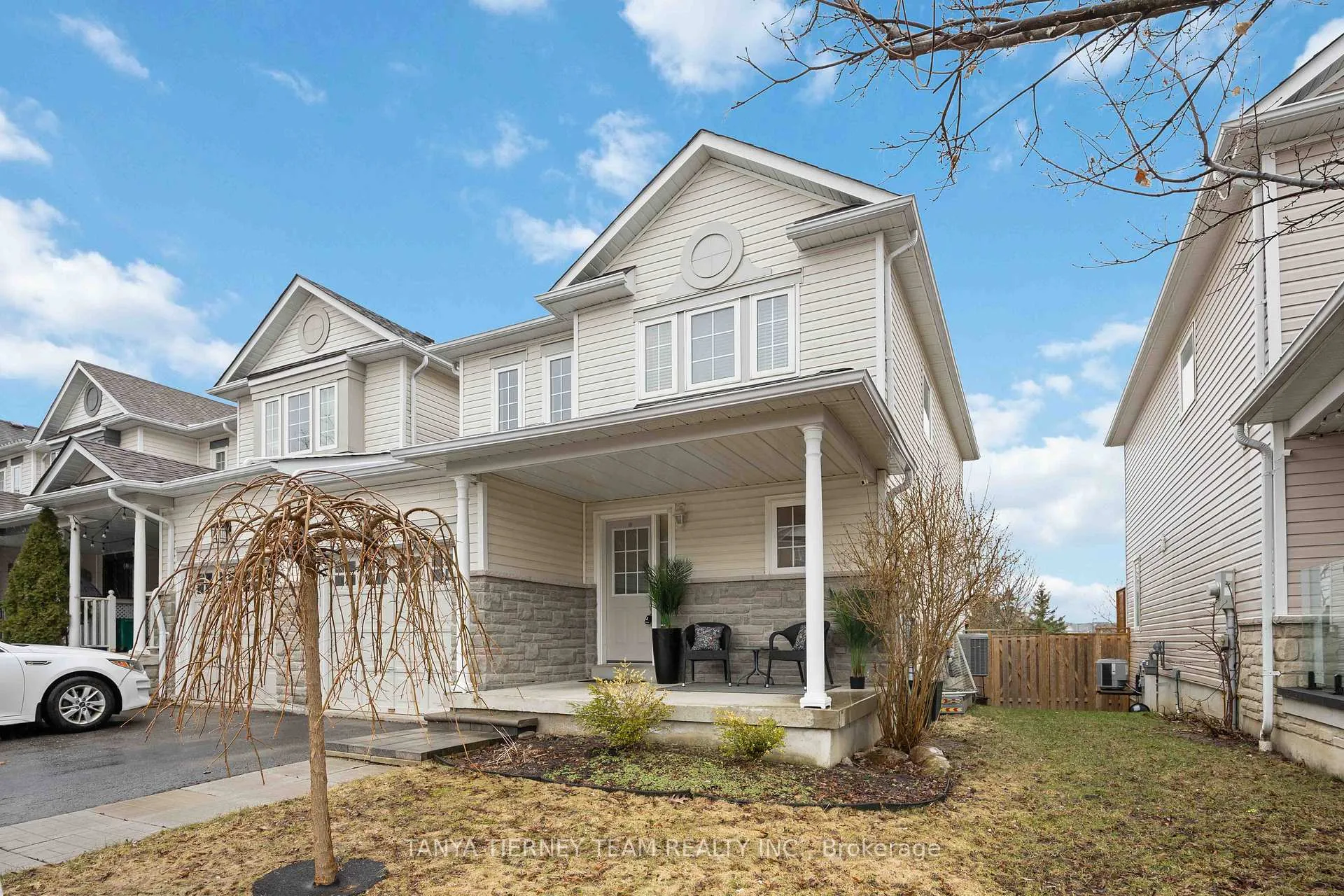 Photo 3 of 43 Corianne Avenue, Whitby, Brooklin — HOMEH