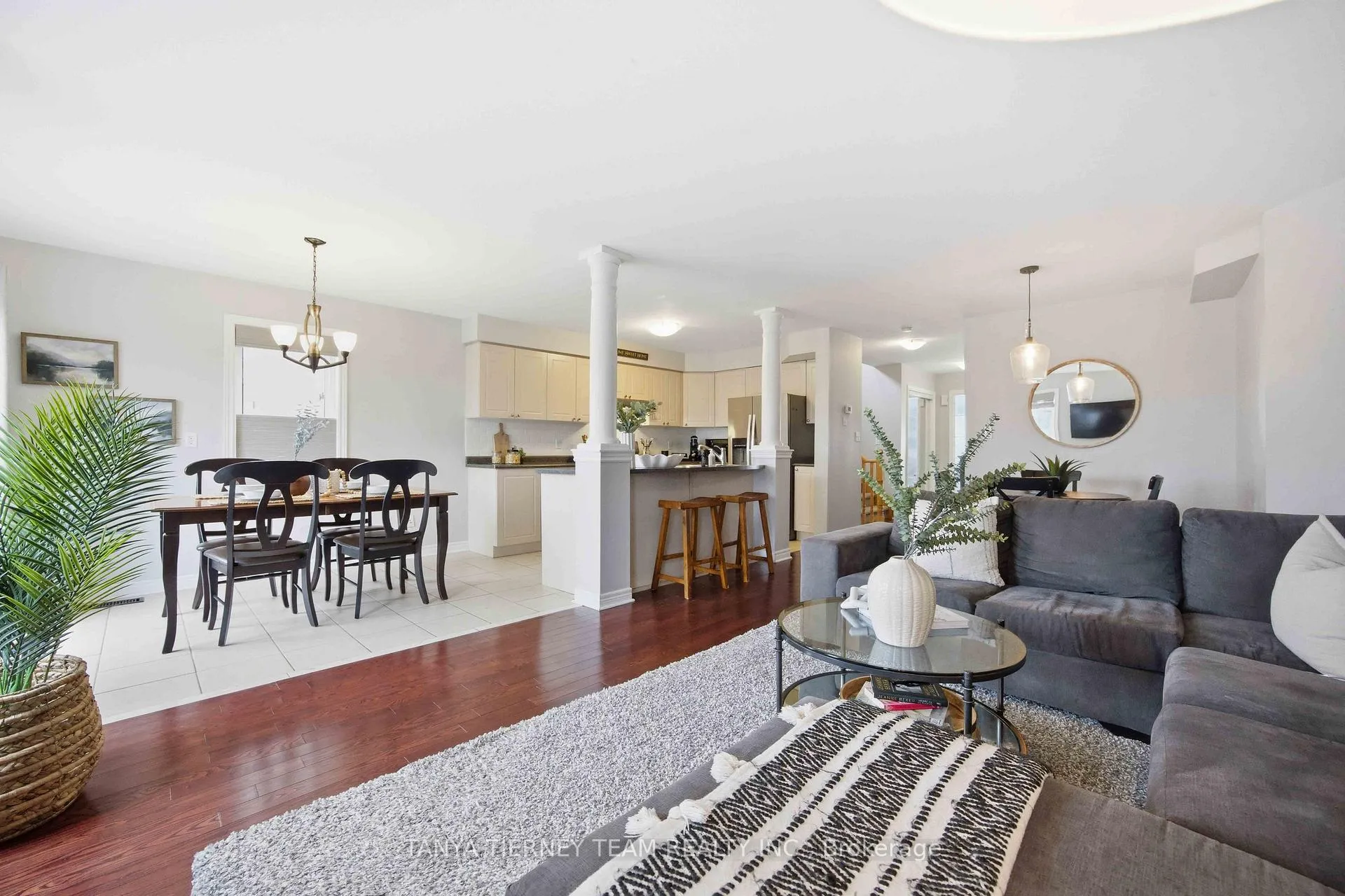 Photo 7 of 43 Corianne Avenue, Whitby, Brooklin — HOMEH