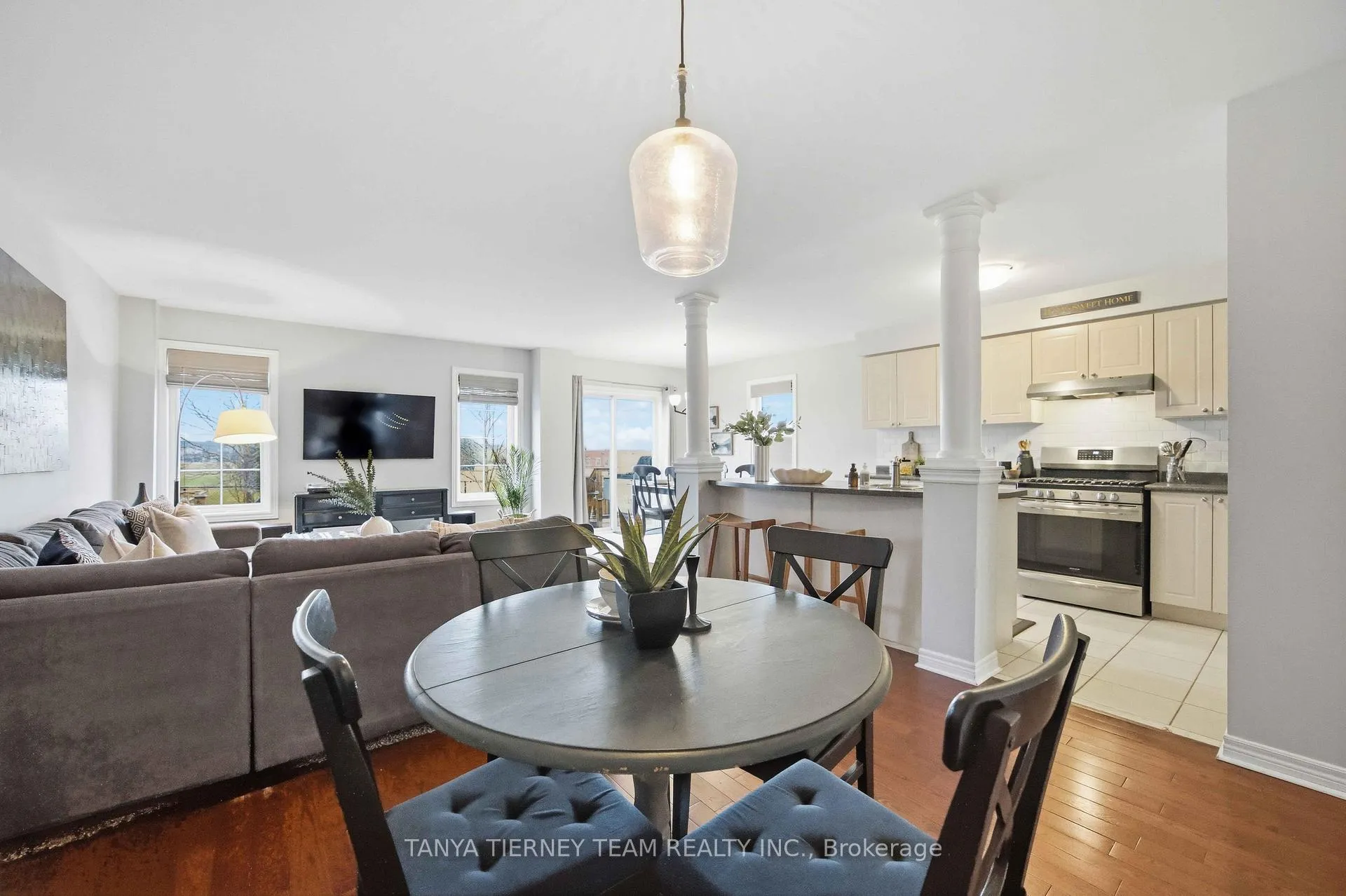 Photo 14 of 43 Corianne Avenue, Whitby, Brooklin — HOMEH