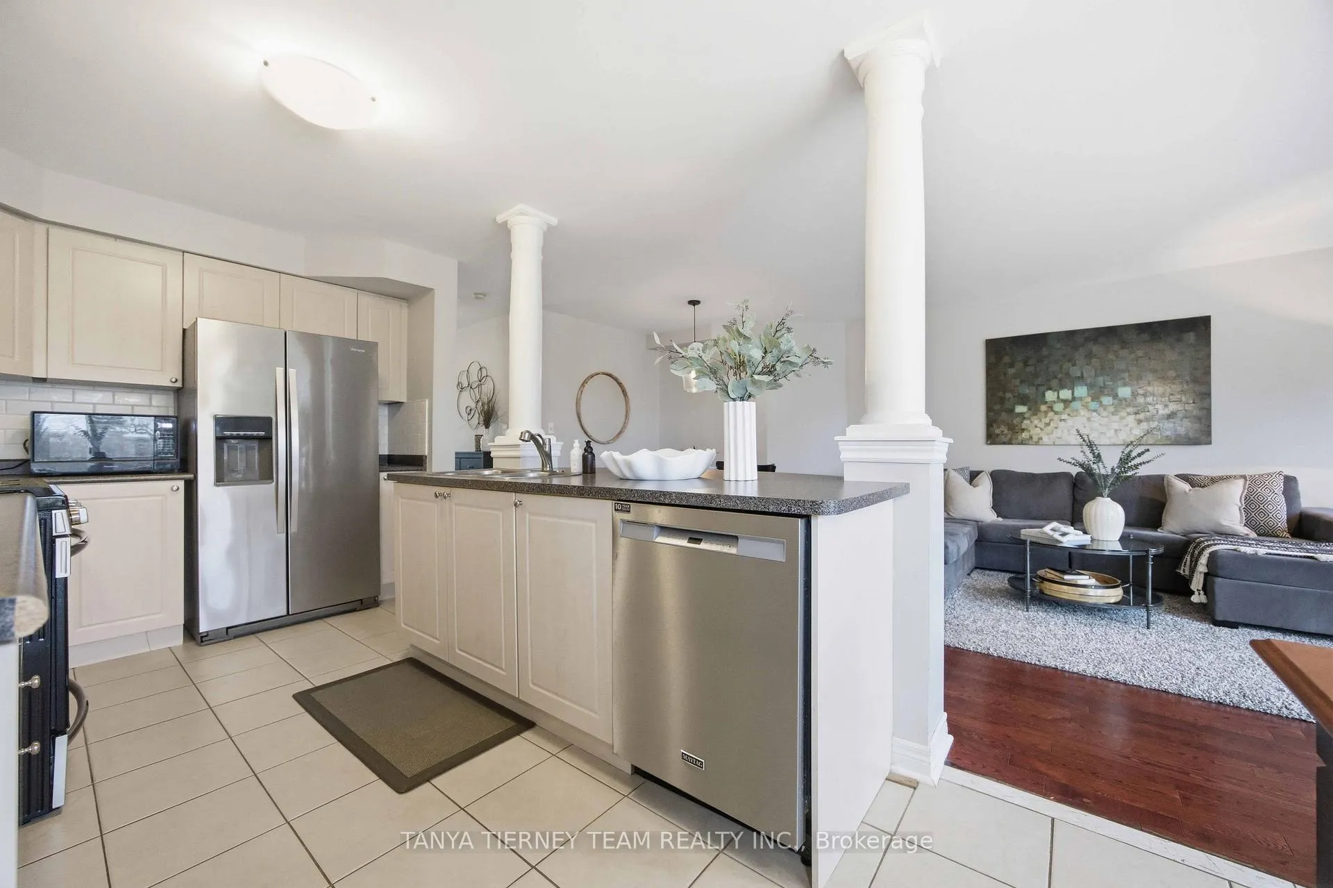 Photo 19 of 43 Corianne Avenue, Whitby, Brooklin — HOMEH