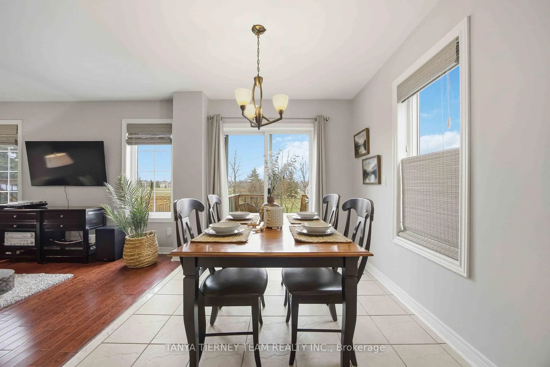 Photo 23 of 43 Corianne Avenue, Whitby, Brooklin — HOMEH