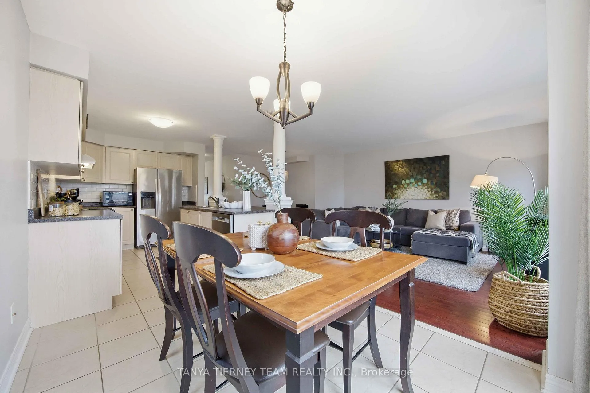 Photo 25 of 43 Corianne Avenue, Whitby, Brooklin — HOMEH