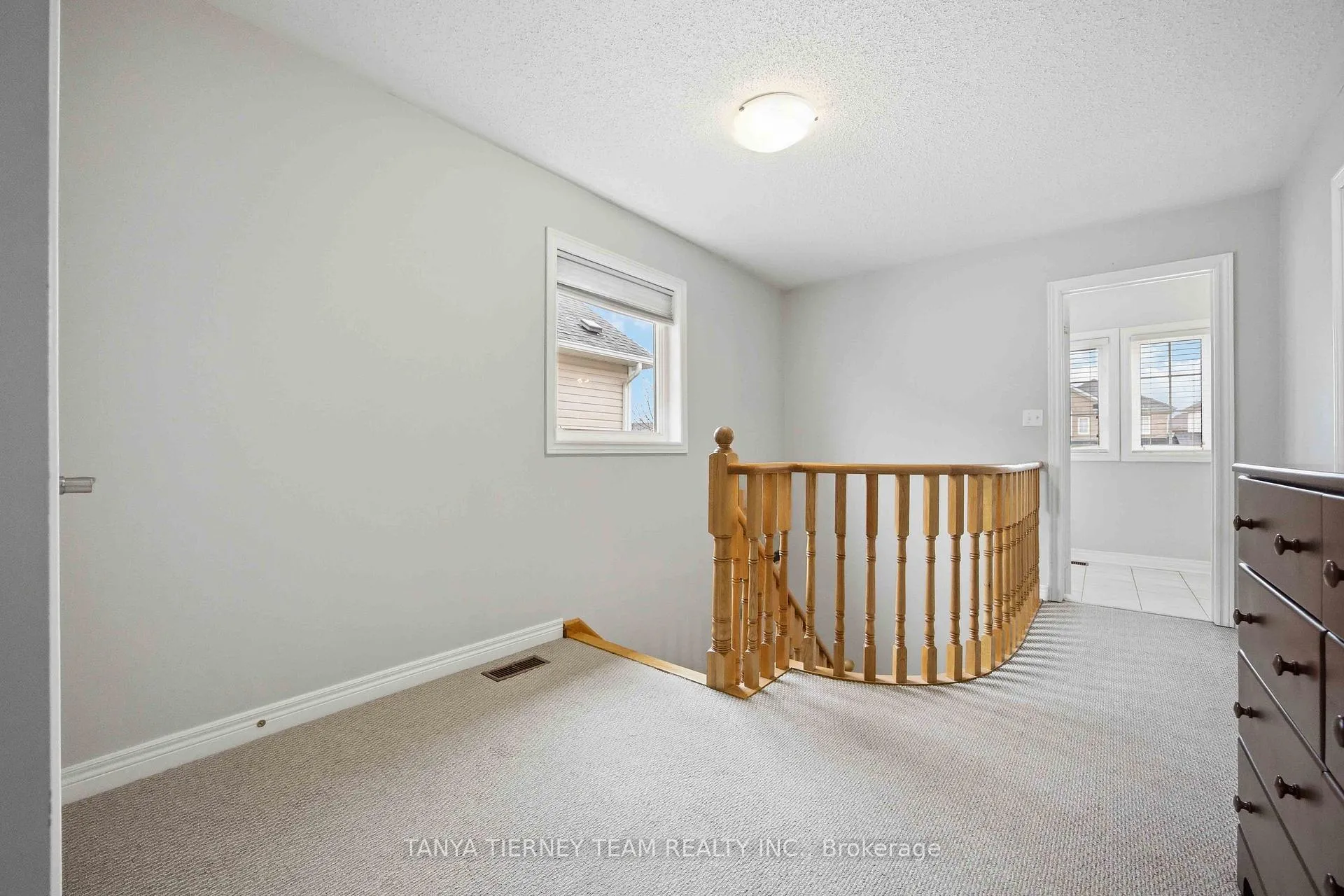 Photo 27 of 43 Corianne Avenue, Whitby, Brooklin — HOMEH