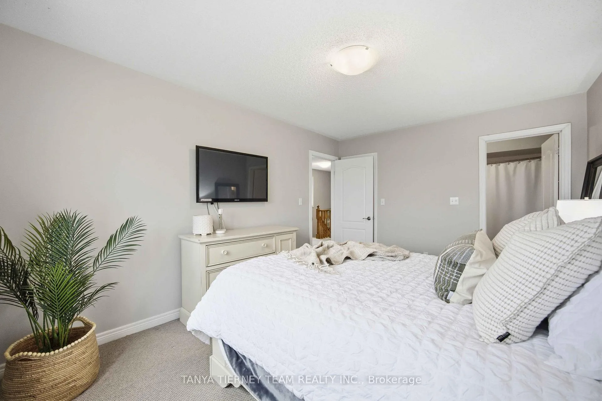 Photo 30 of 43 Corianne Avenue, Whitby, Brooklin — HOMEH