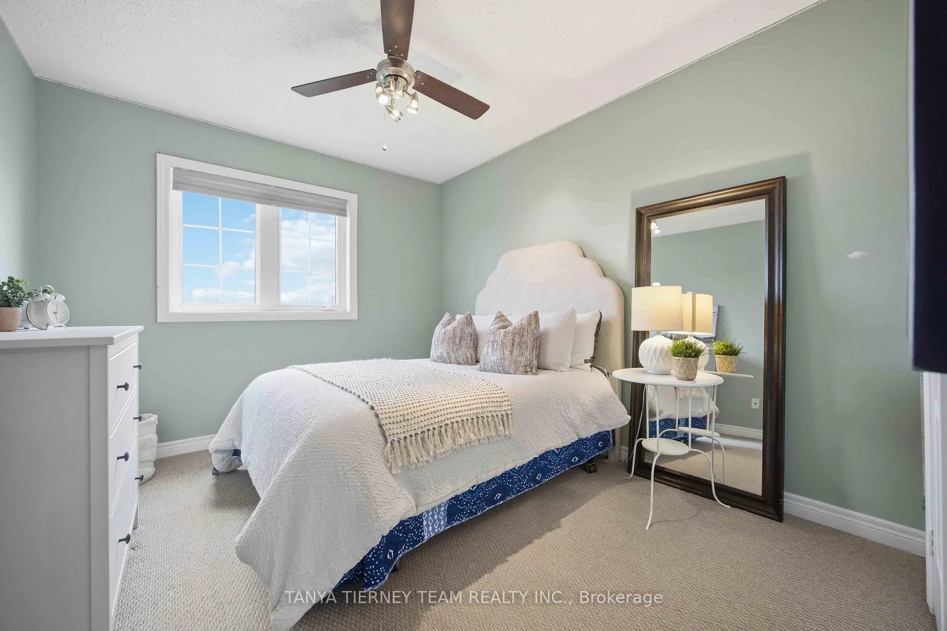 Photo 32 of 43 Corianne Avenue, Whitby, Brooklin — HOMEH