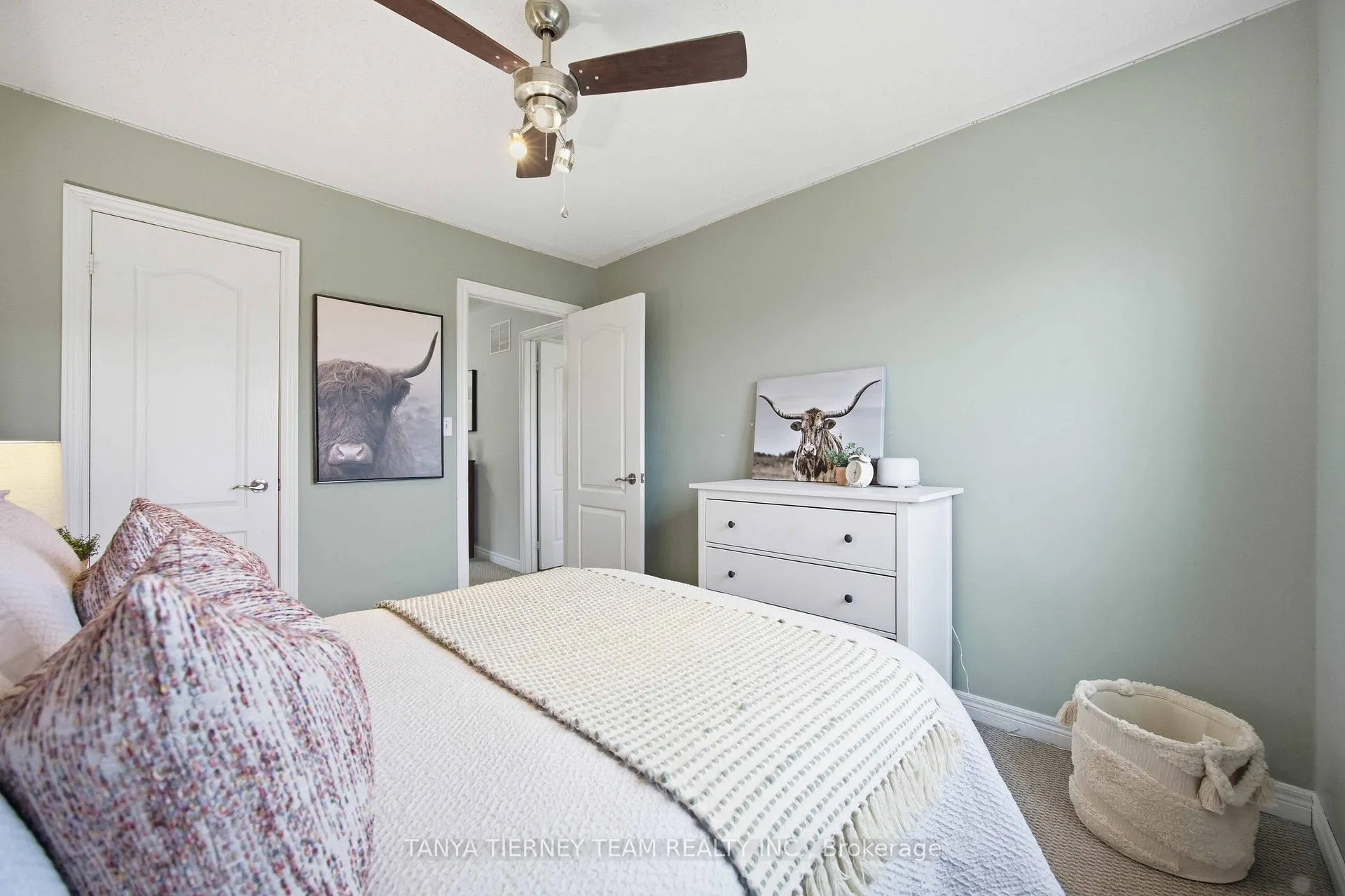 Photo 34 of 43 Corianne Avenue, Whitby, Brooklin — HOMEH