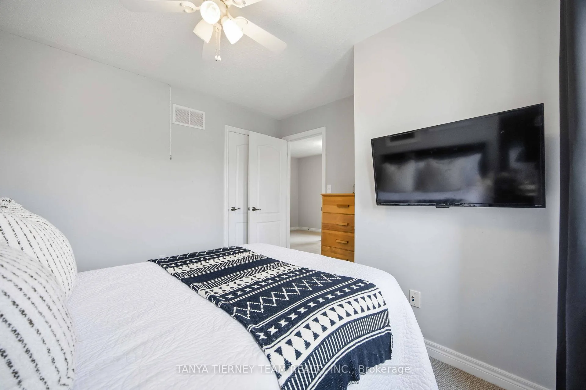 Photo 37 of 43 Corianne Avenue, Whitby, Brooklin — HOMEH