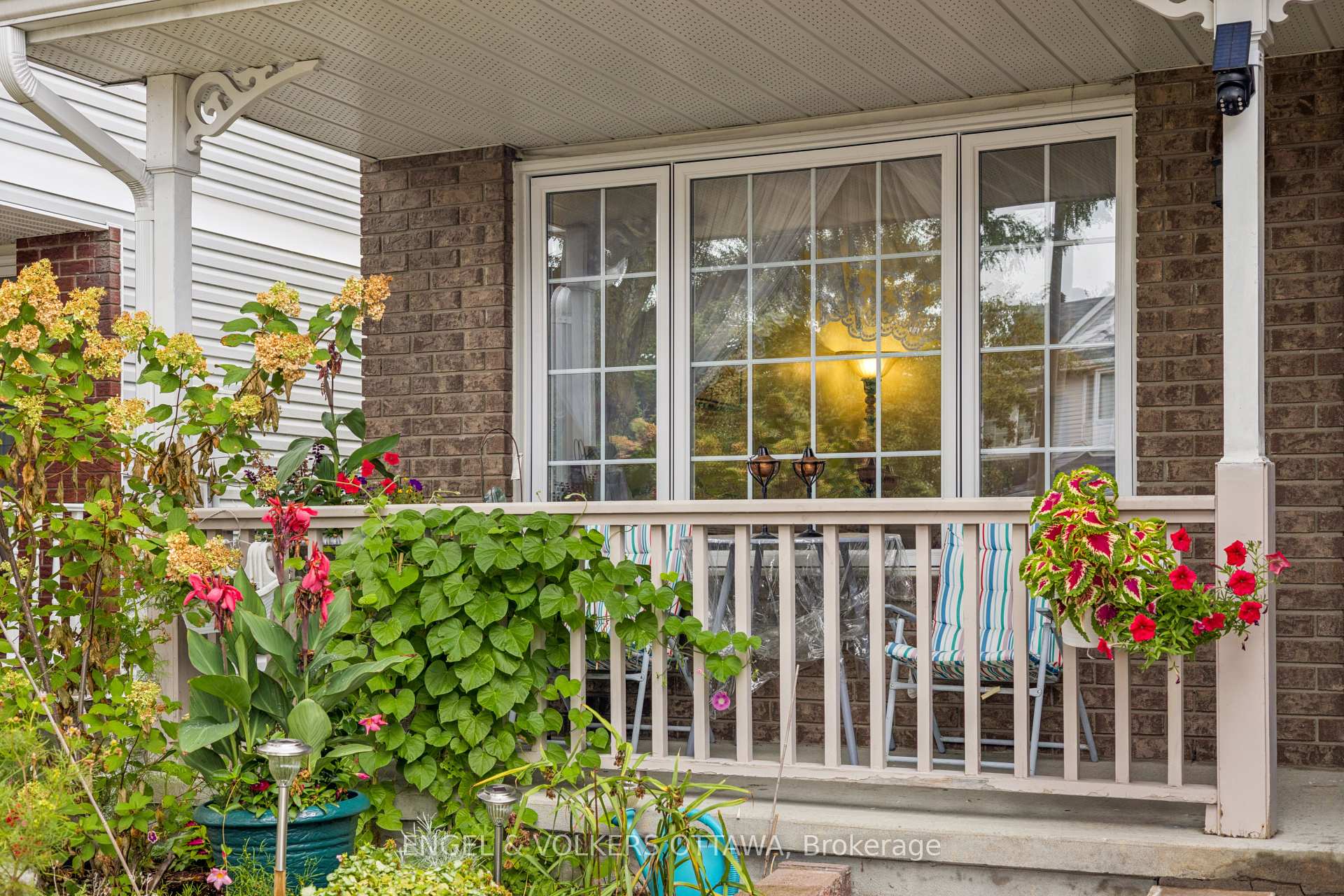 Photo 5 of 2213 Noblewood Way, Ottawa, Chapel Hill South - Orleans Village — HOMEH