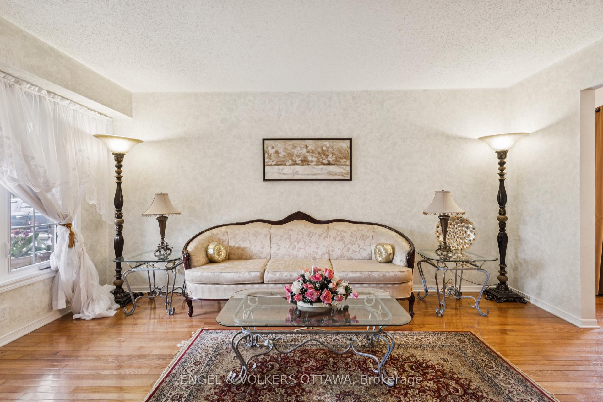 Photo 9 of 2213 Noblewood Way, Ottawa, Chapel Hill South - Orleans Village — HOMEH