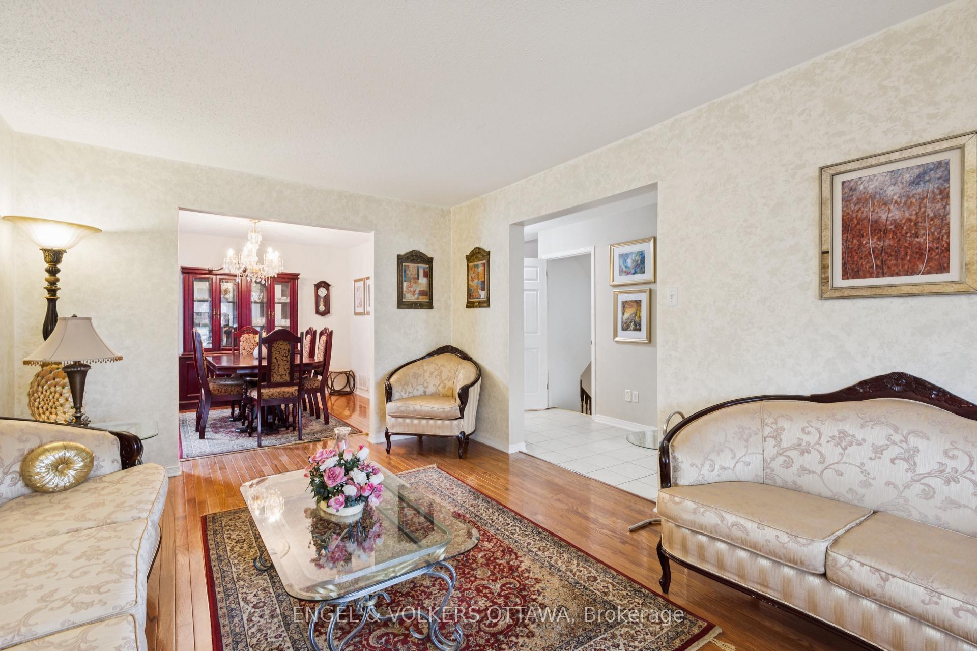 Photo 11 of 2213 Noblewood Way, Ottawa, Chapel Hill South - Orleans Village — HOMEH