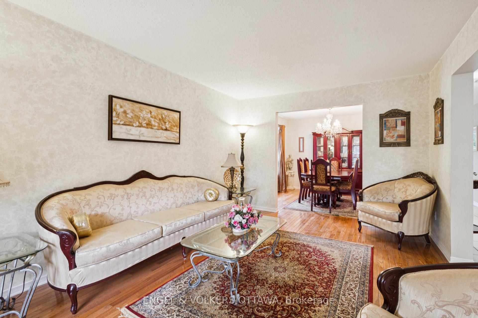 Photo 12 of 2213 Noblewood Way, Ottawa, Chapel Hill South - Orleans Village — HOMEH