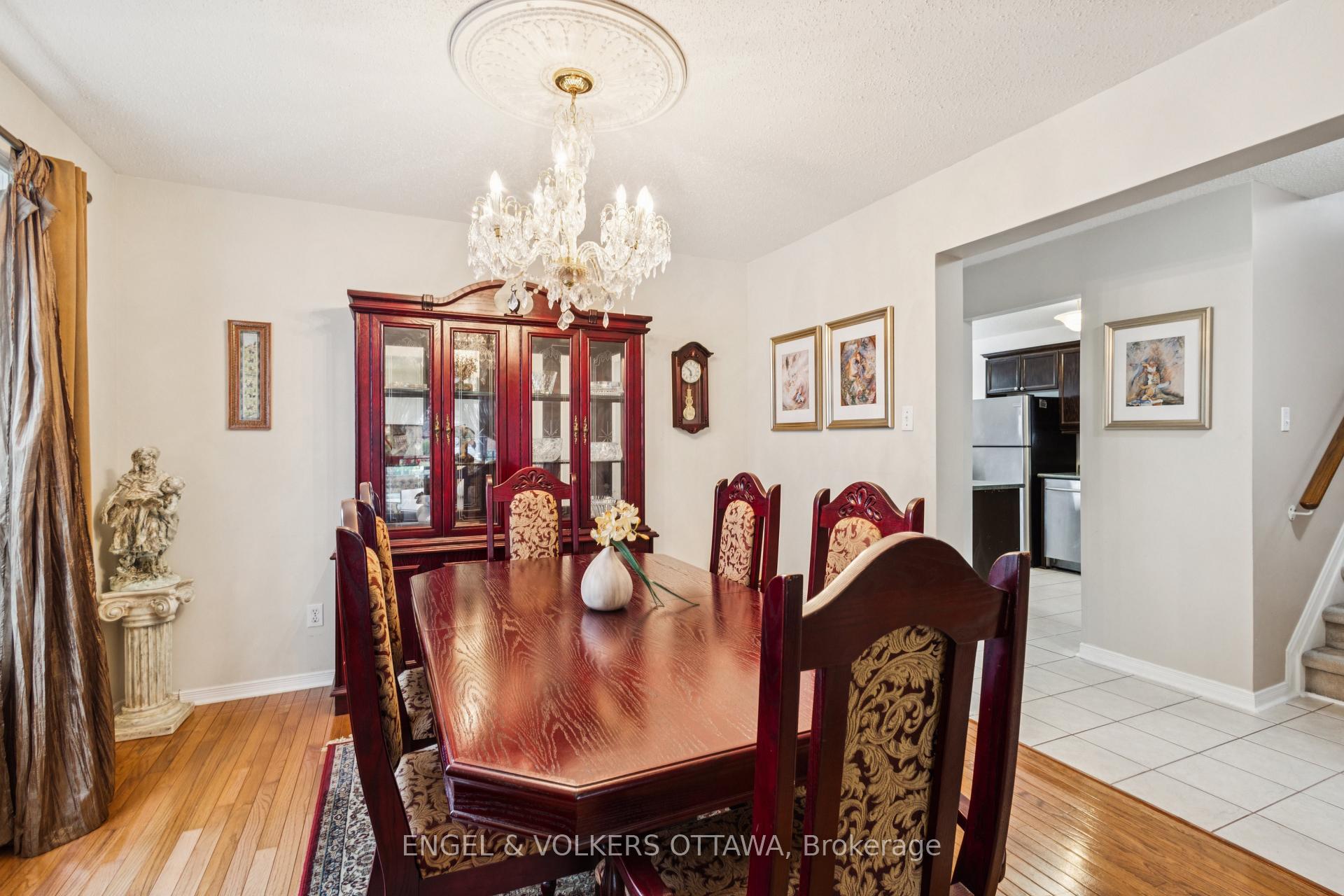 Photo 14 of 2213 Noblewood Way, Ottawa, Chapel Hill South - Orleans Village — HOMEH