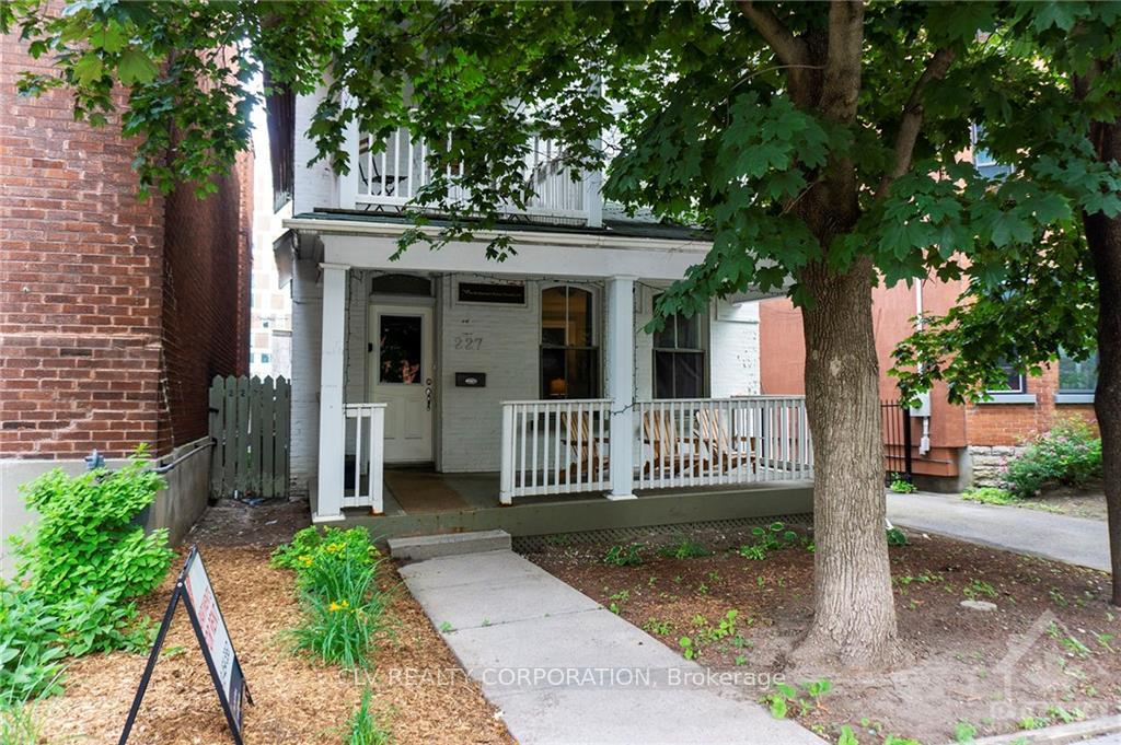 Front of 227 Nepean Street