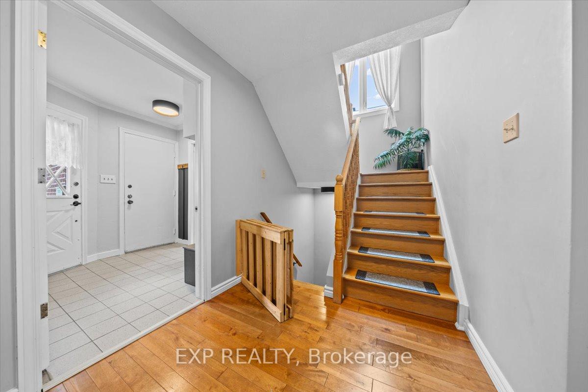 Photo 8 of 533 Apollo Way, Ottawa, Fallingbrook/Pineridge — HOMEH