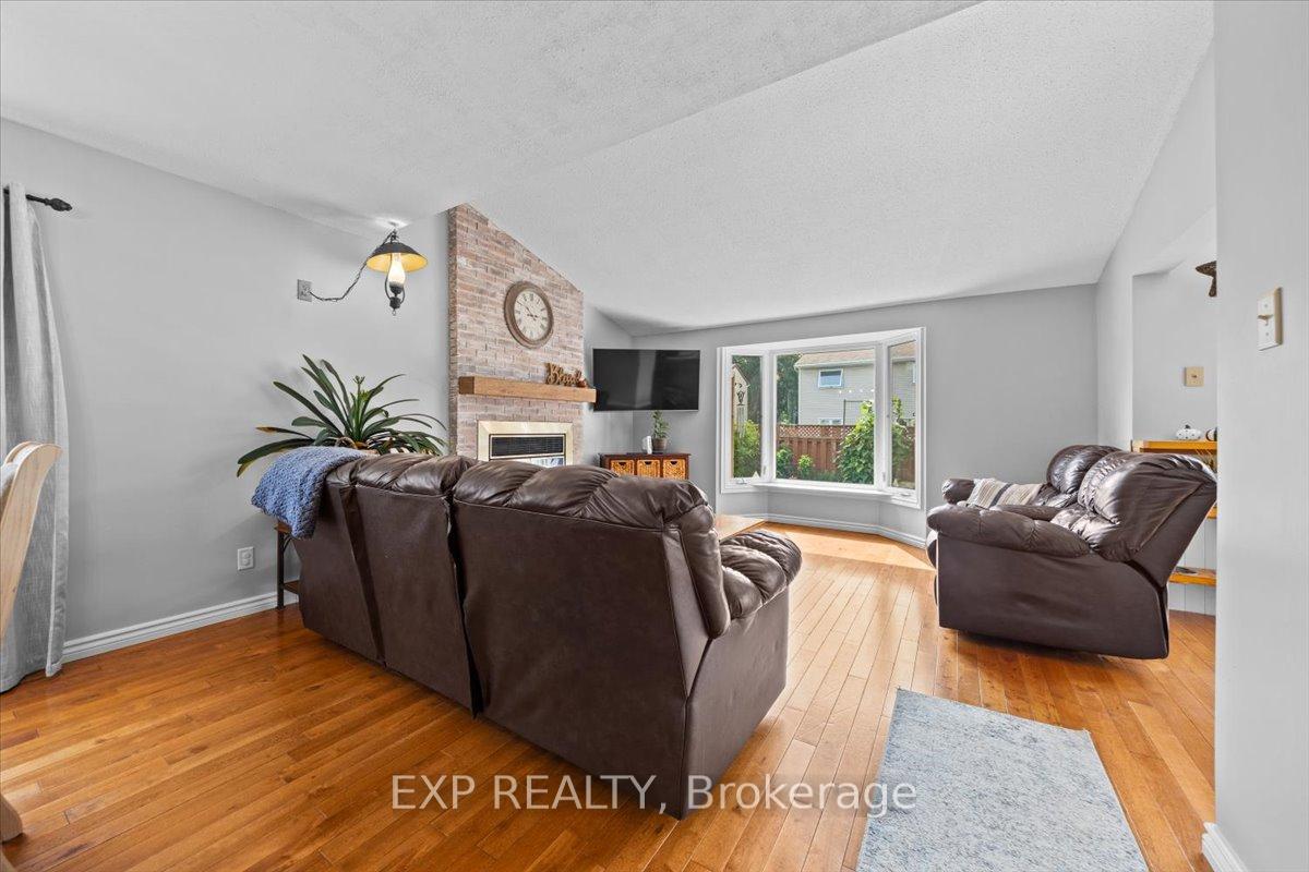Photo 14 of 533 Apollo Way, Ottawa, Fallingbrook/Pineridge — HOMEH